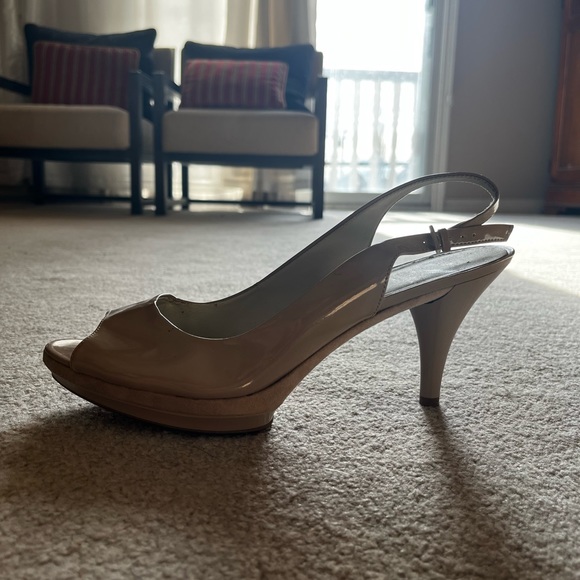 Nine West nude patent platform sling backs. Size 10 - Picture 3 of 3